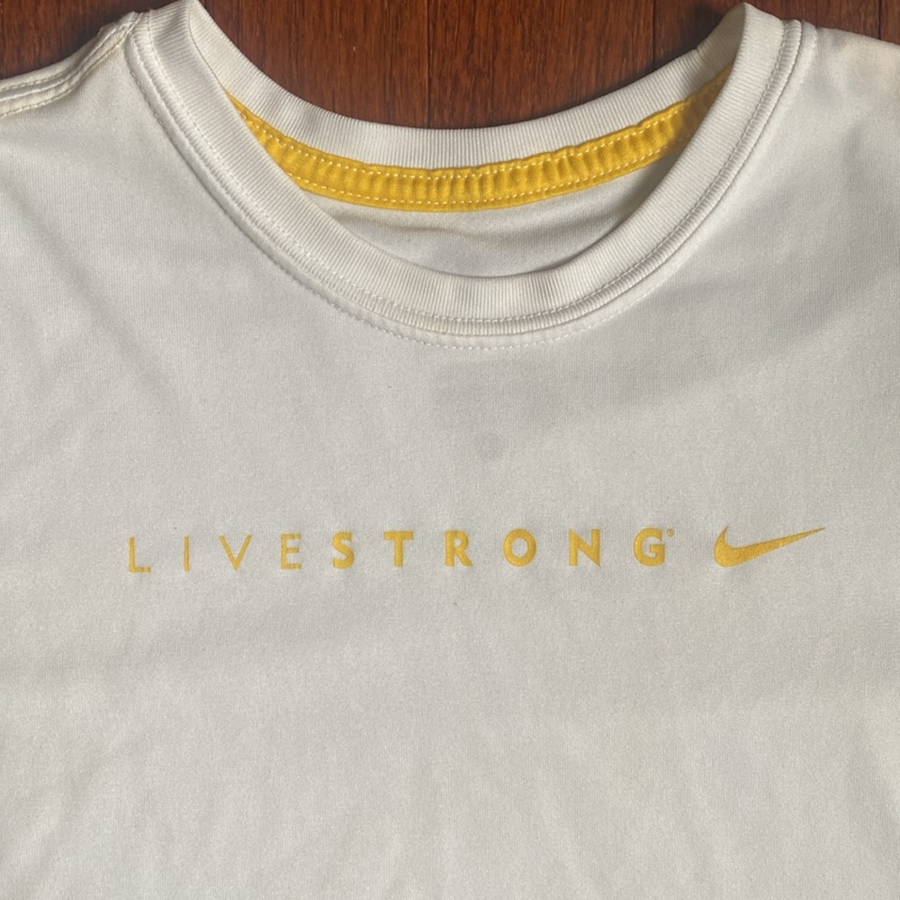 Nike Dri-Fit LIVESTRONG Short Sleeve Athletic T-Shirt - Picture 2 of 11